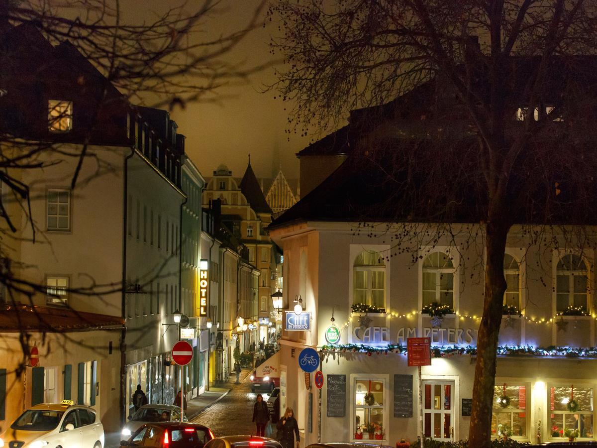 Hotel Am Peterstor Regensburg Exterior photo