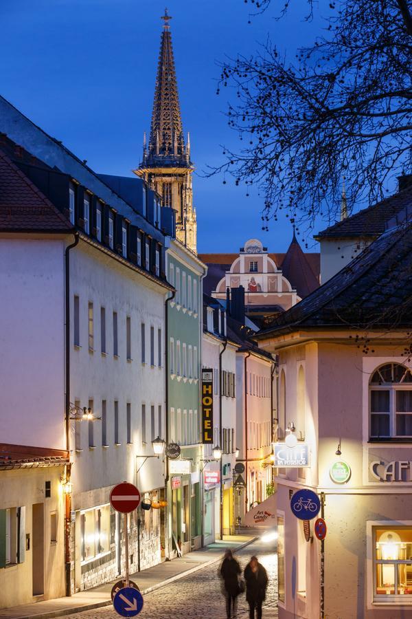 Hotel Am Peterstor Regensburg Exterior photo